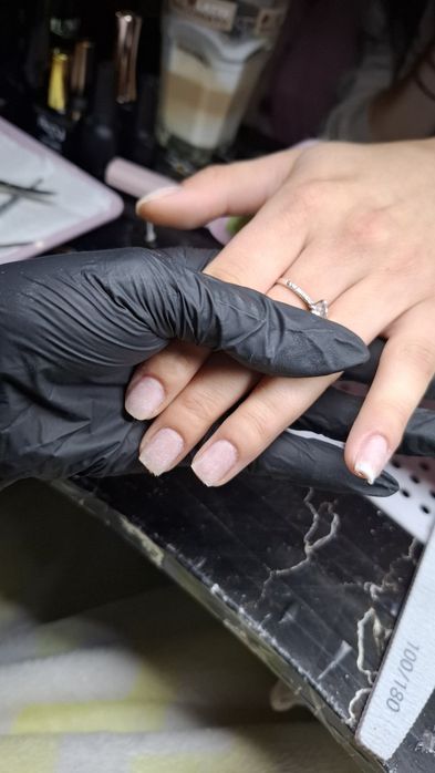 Realizez unghii cu gel in Brașov, am nevoie de modele