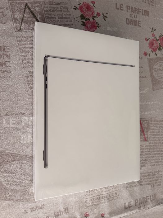 Macbook air m2 24GB Ram 1TB sigilat