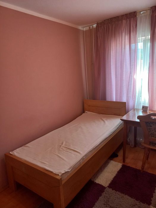 Dau in chirie apartament 3 camere pe termen lung