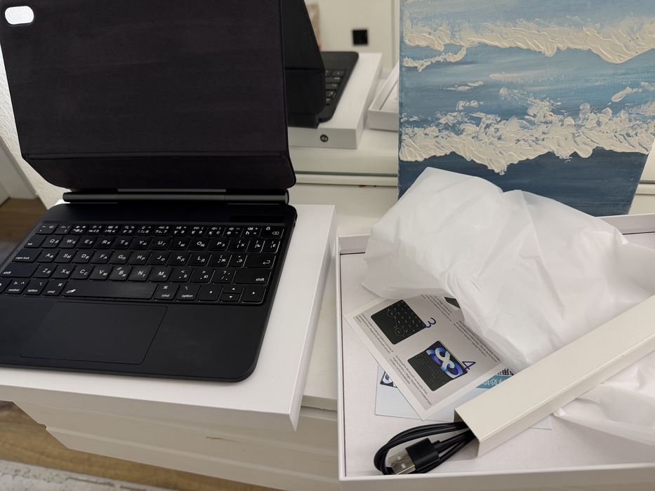 Чехол клавиатура на айпад а 16