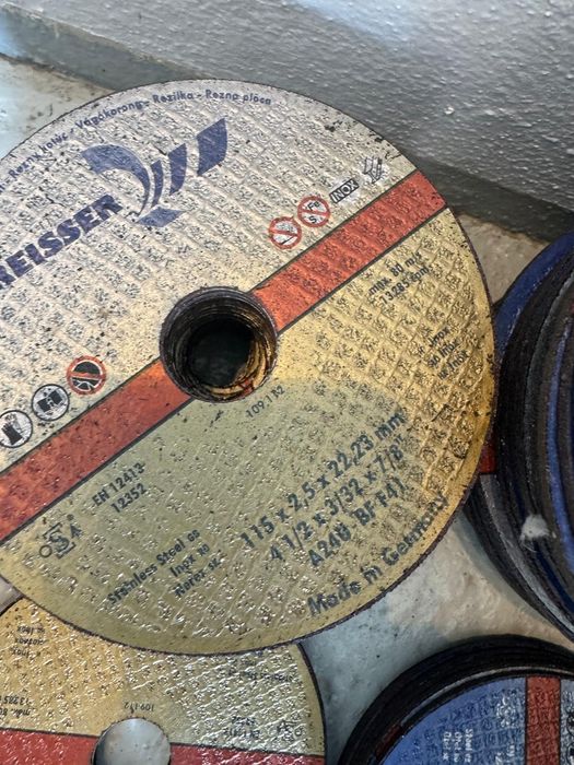 Discuri de slefuit metal marimi diverse