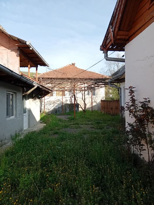 Casă – Valea Stanii - Vedere 3