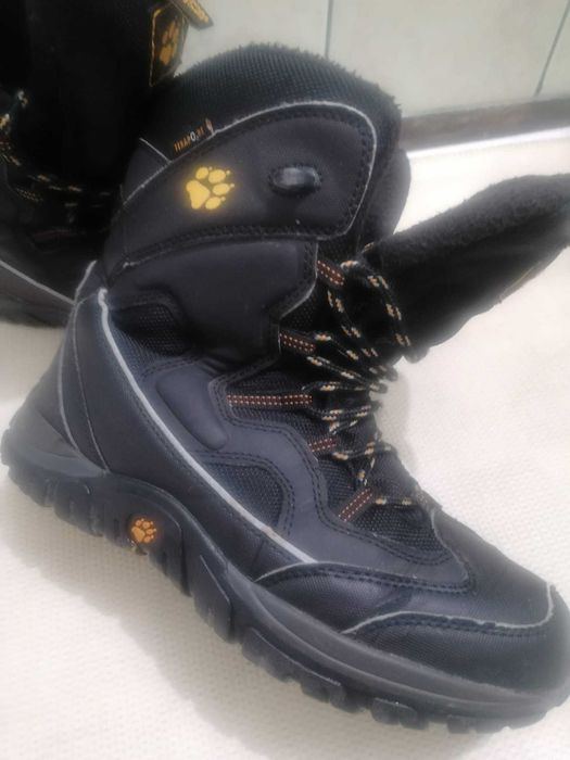 Jack Wolfskin  de calitate superioara