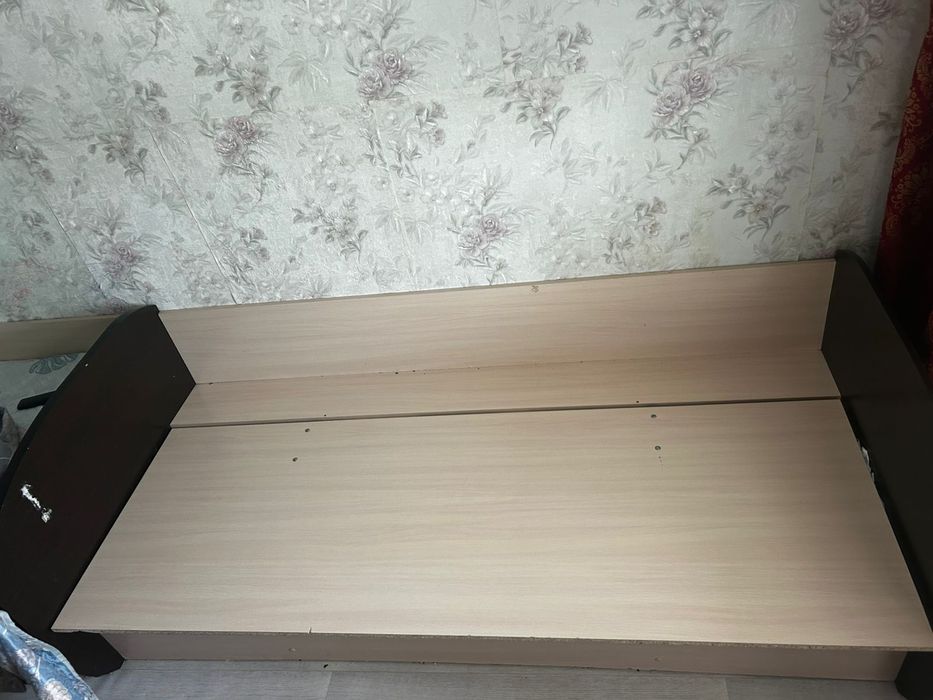 Продам кровать в хорошем состояний.