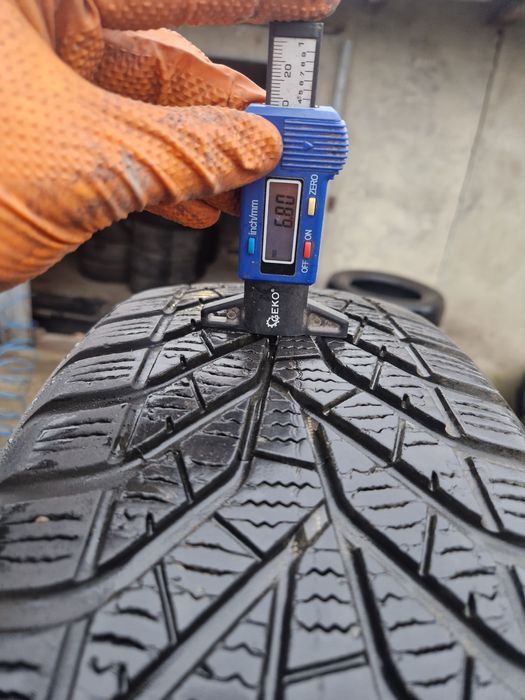 215 60 16 iarna M+S Yokohama