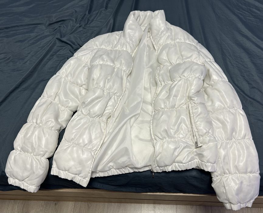 Стилно дамско бяло яке