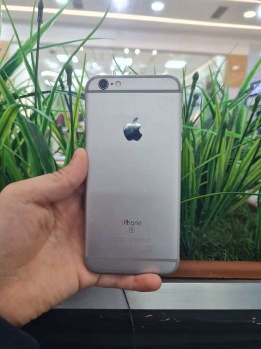 Продам айфон 6с.