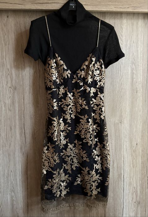 GUESS Чисто Нова с етикета оригинална  рокля от две части размер XS