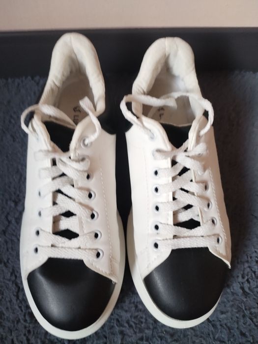 Adidași pentru femei