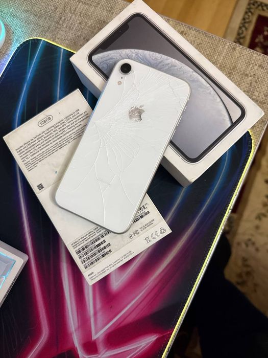 iPhone XR original пришел примиком с Дубая