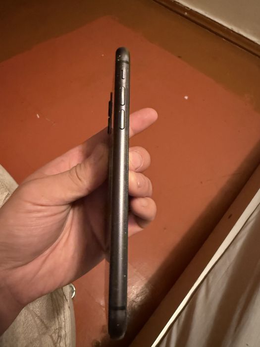 iPhone 11 64 gb.