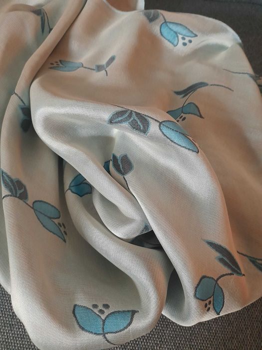 Esarfa Coccinelle, 150 lei