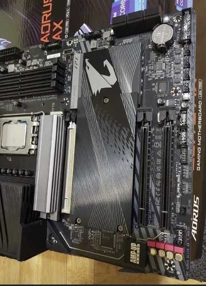 Intel Core i7 13700K + Gigabyte Z790 Aorus Elite AX Wi-Fi DDR5