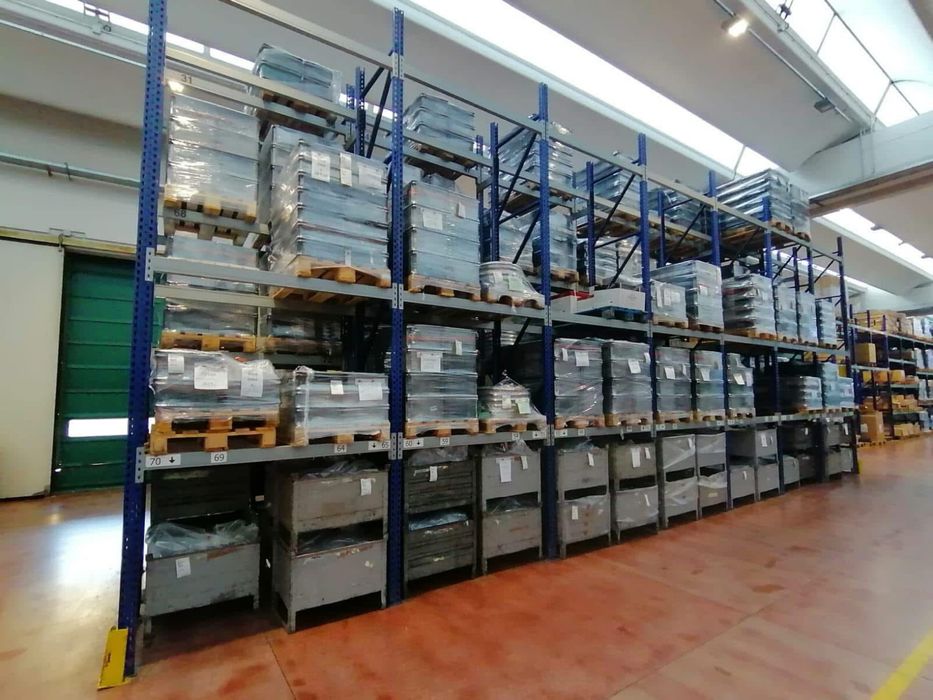 Rafturi metalice noi si sh