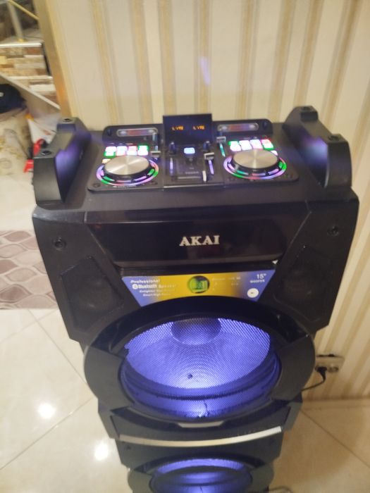 Активнa  тонколона АKAI