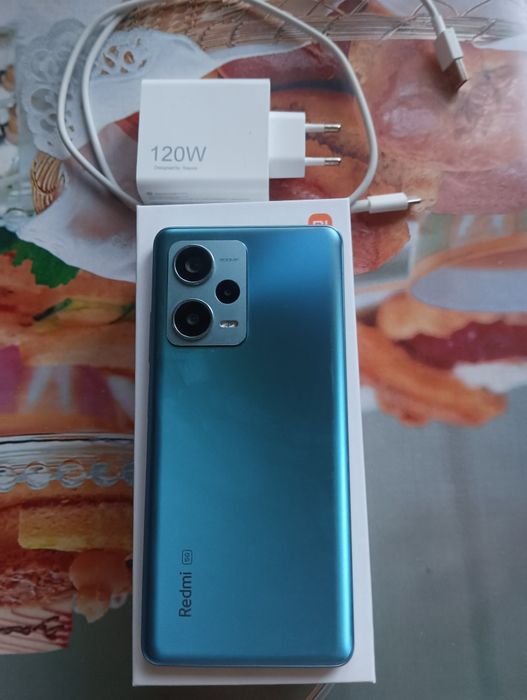 Продам телефон б/у