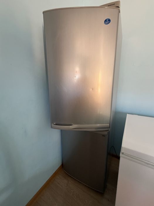 Продам Холодильник Samsung