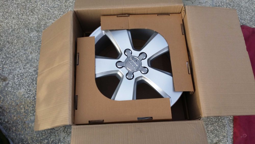 Оригинални лети джанти от Audi A3 5х112, 6J x 17H2 ET48.