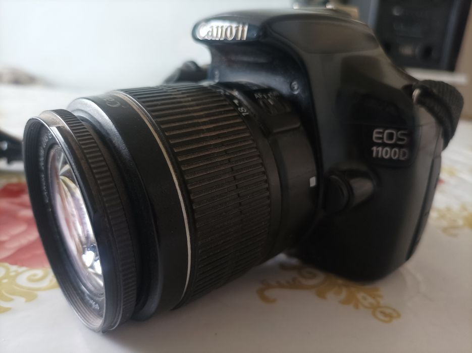 Canon 1100d EOS 18 - 55 mm