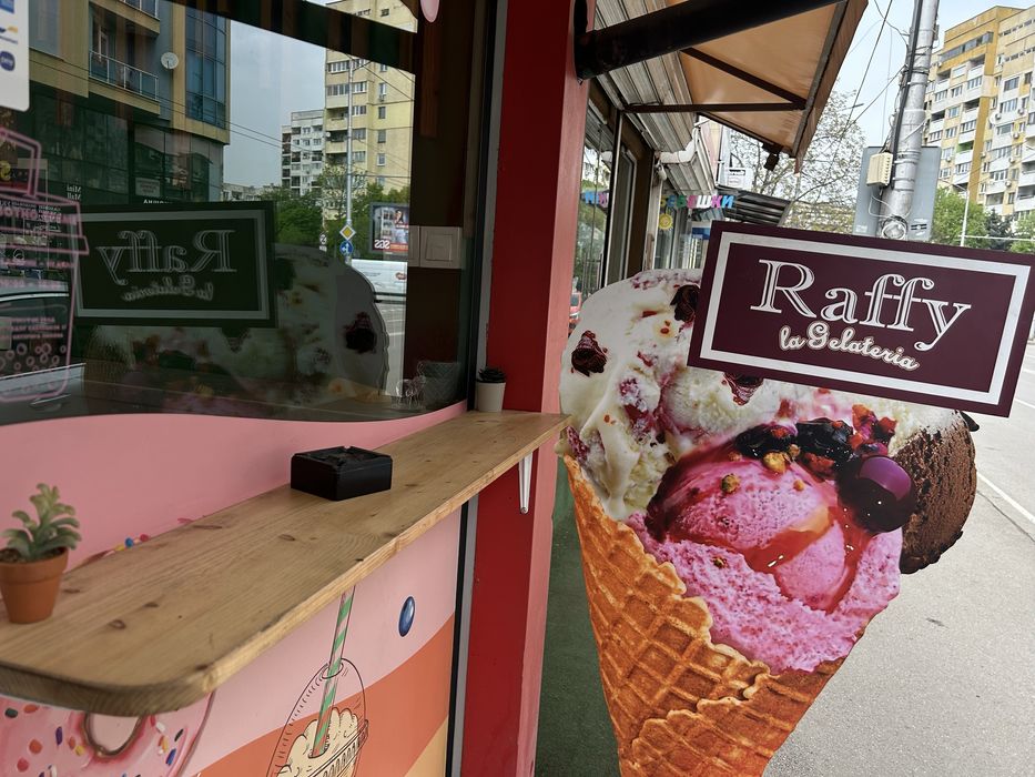 Продава се Заведение в София, Красно село - 18 кв.м за 862 €/кв.м - Снимка #1