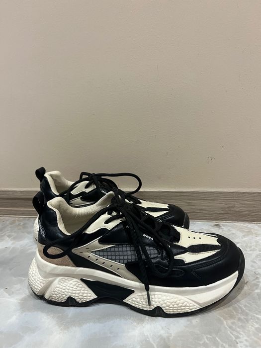 Маратонки от DEICHMANN