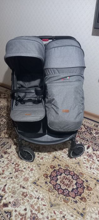Продам двойную коляску