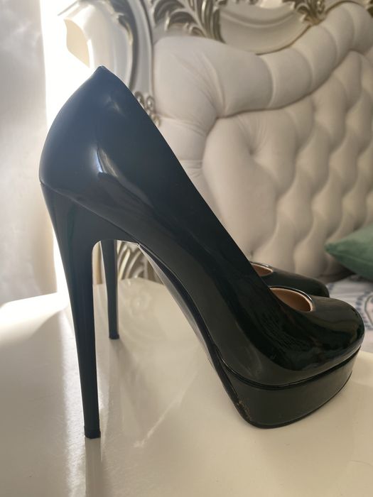 Туфли на высоких каблучках