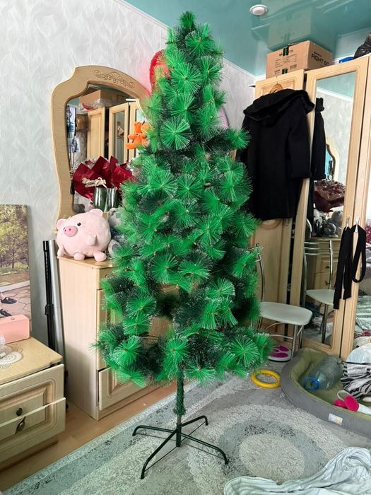 Продаеться елка пушистая