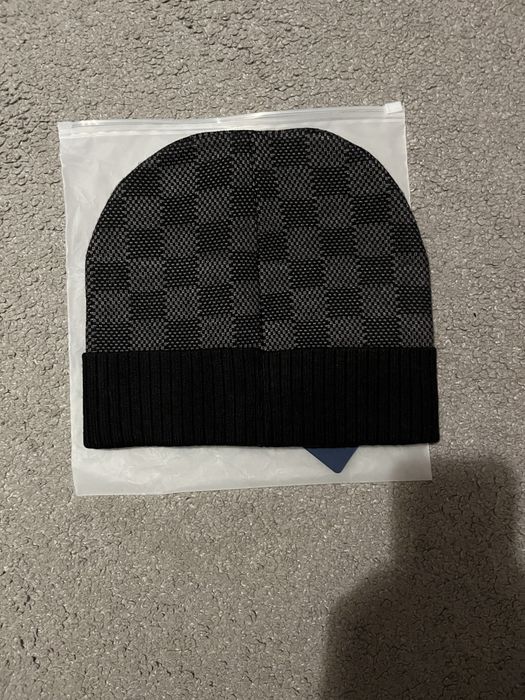 caciula Louis Vuitton