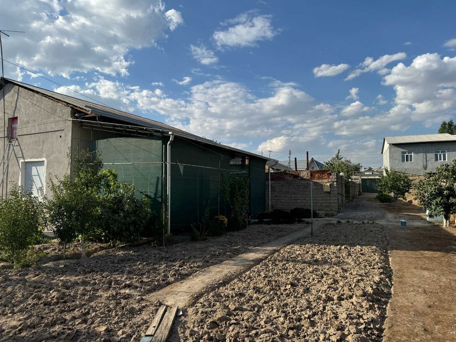 Продается свой Дом Воднике 7.6 соток/Hovli sotiladi Vodnikda 7.6 Sotok