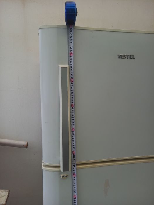 Холодильник Vestel