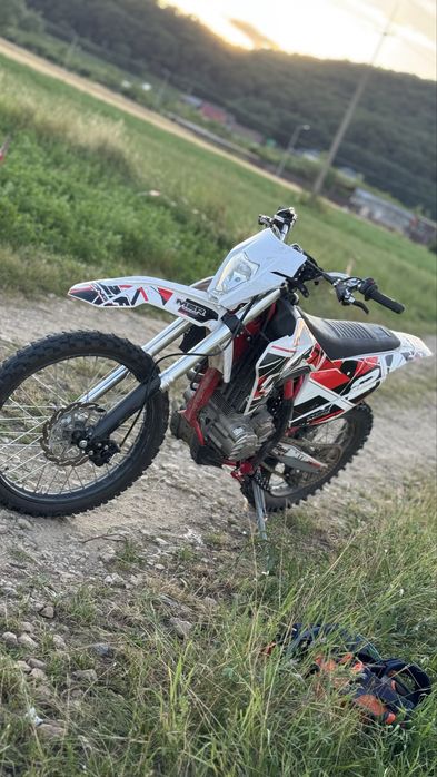 Cross m2r 250 4 timpi unic in romania se vinde urgent