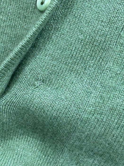 Мека кашмирена блуза в разкошен зелен цвят