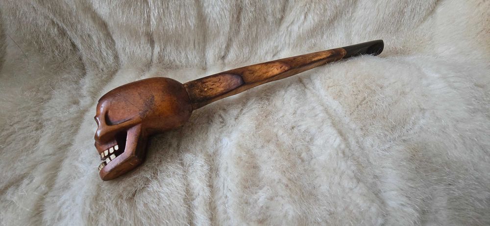 Авторска съвършена дърворезба– действащо ц/г/ре.