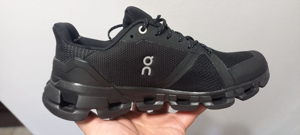 Adidas On Cloudflyer waterproof noi