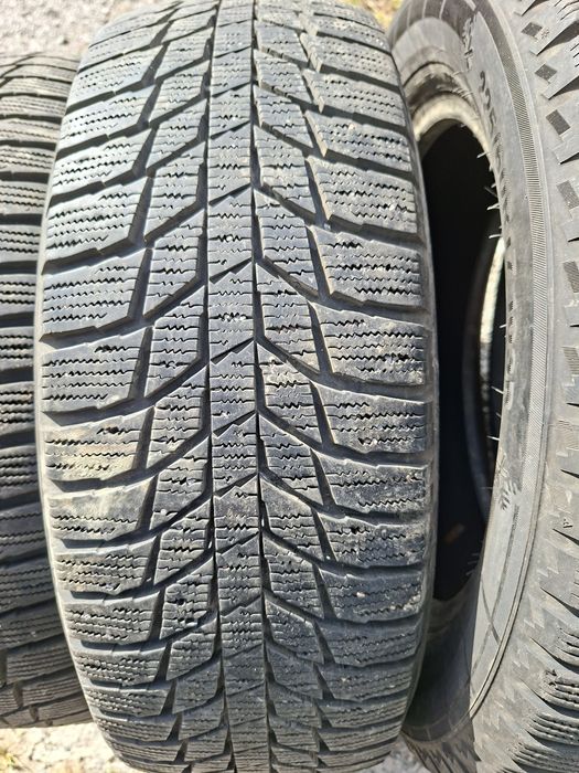Продам шины 225/60/17 трианжел