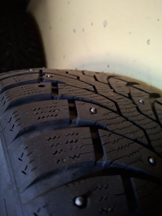 Продам резину с дисками Pirelli 17