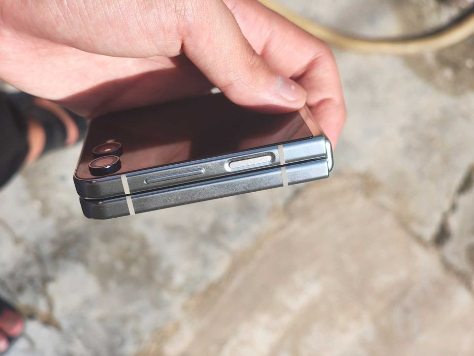 Samsung Z Flip 5