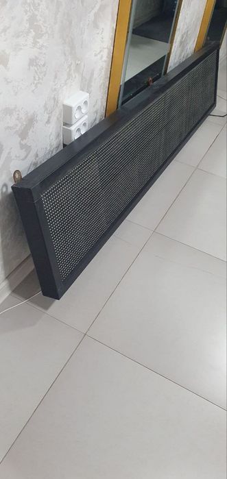 Ekran Reklama Uzunligi 2 metr  balantligi 30 sm xolati pachti yengi