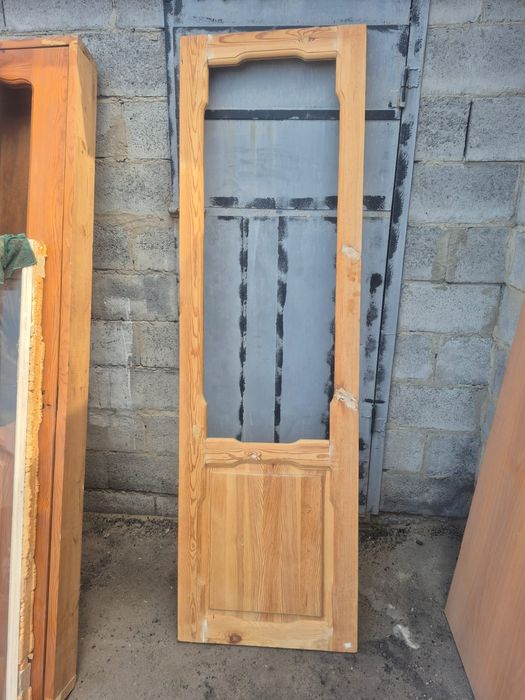 Продам двери деревянные