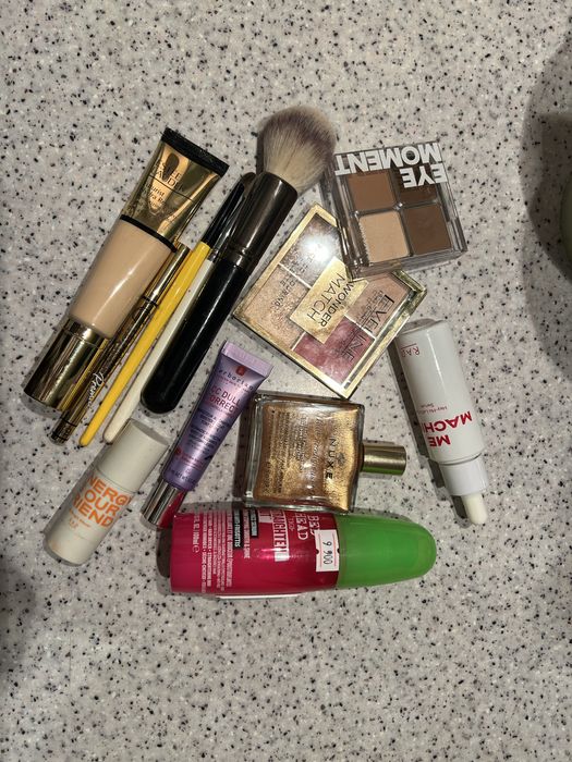 Косметика тени тоналка