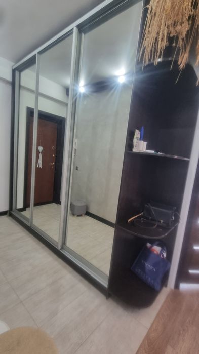 Шкаф-купе с зеркалами