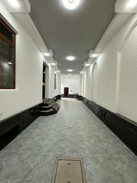 Продается 2 этажни шикарний евро ремонтом дом земля сентр городе кафта