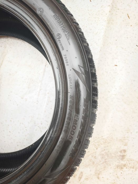 Anvelope 255/45/18 an 2023 iarna M+S BRIDGESTONE BLIZZAK LM005