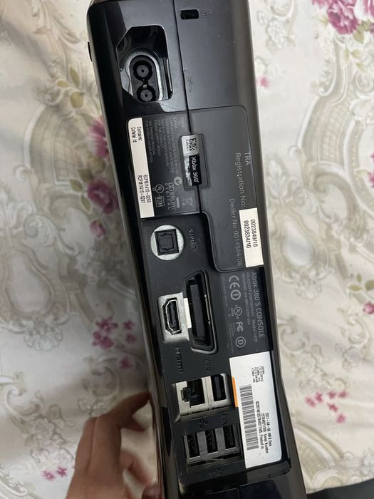Xbox 360 черного цвета