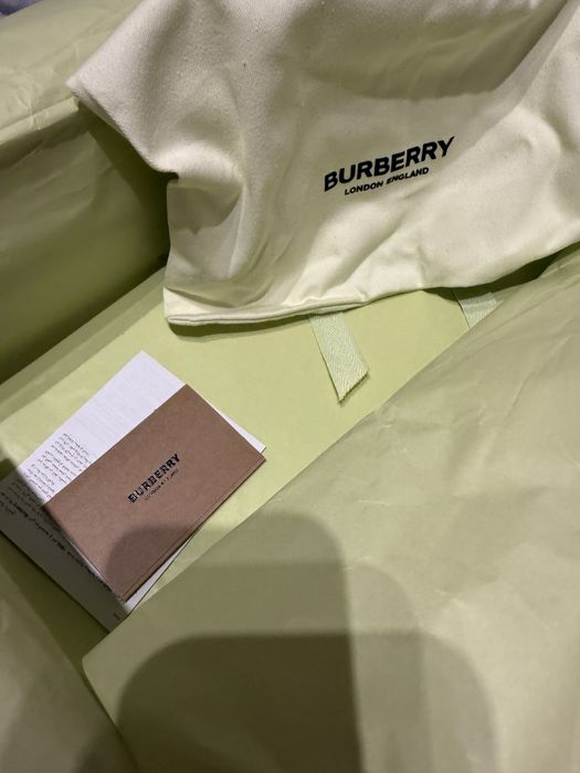 Burberry обувки