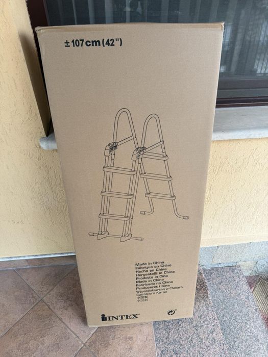 Нова неразопакована стълба Intex 107 cm