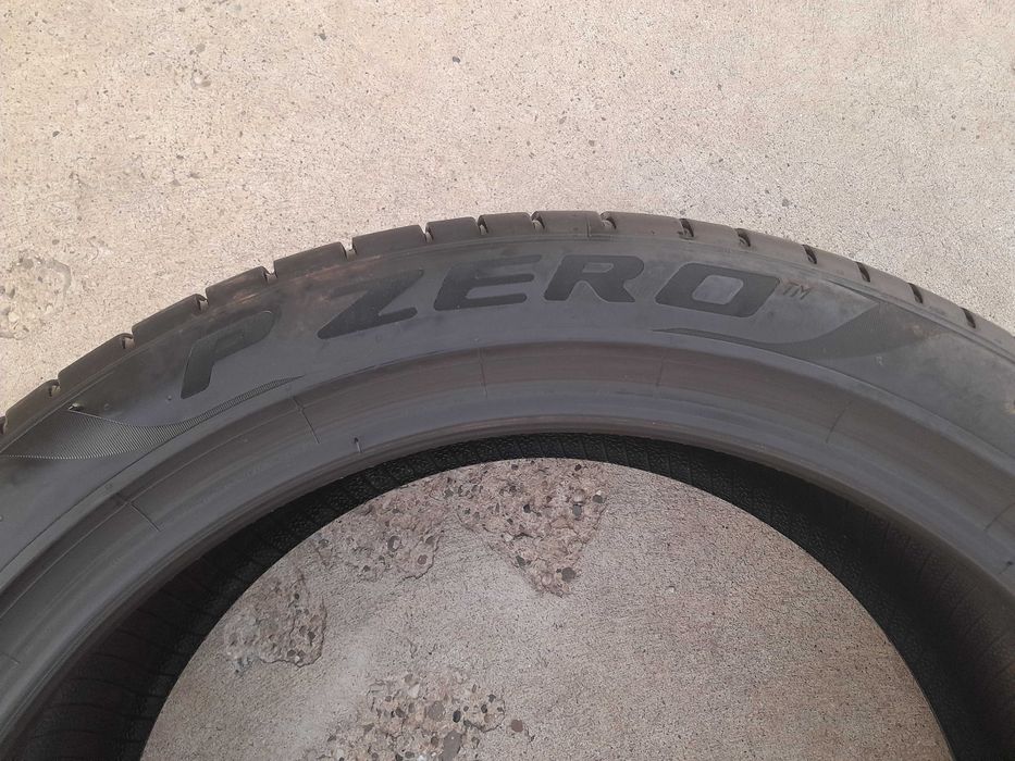 O anvelopa de vara 235 45 20 pirelli p zero PZ4 cu 6,8 mm 2022