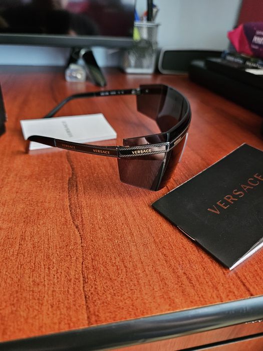 Ochelari de Soare VERSACE Shield - Produs original, super preț