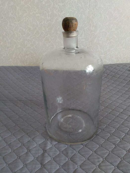 Стъклено шише - -